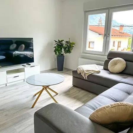 アパート Mountain Echo コバリード